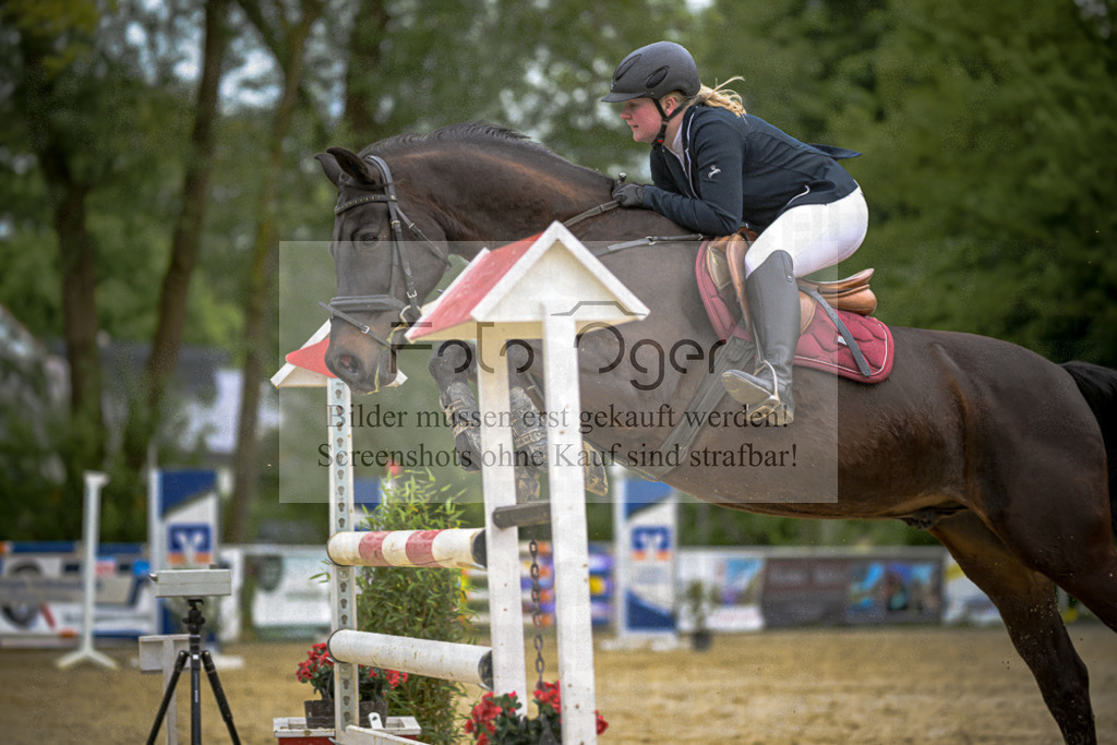 20240505-DOS_9597 | Entdecke hochwertige Reitturnierfotos von Foto Oger. Professionell, emotional und authentisch – jetzt Lieblingsmomente im Shop bestellen.Deutschlandweite Turnierfotografie. - Realisiert mit Pictrs.com
