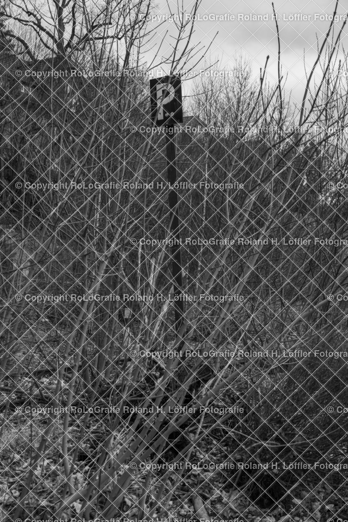 Eisenbahnnostalgie_09 | Hinweisschild neben dem Gleis - Realisiert mit Pictrs.com