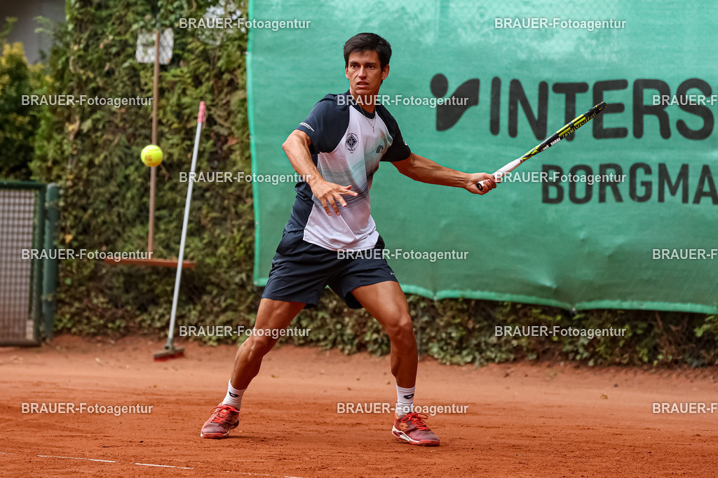 HTC Blau-Weiß Krefeld - LTTC Rot-Weiß Berlin  | Krefeld, Deutschland 21.07.2023, Carlos Sanchez Jover (HTC Blau-Weiß Krefeld) gegen Oriol Roca-Botalla (LTTC Rot-Weiss Berlin) ,

bei der 2. Tennis Bundesliga Nord Begegnung zwischen HTC Blau-Weiß Krefeld und LTTC Rot-Weiß Berlin am 21.07.2023 in Krefeld.

(Foto: BRAUER-Fotoagentur)
 
