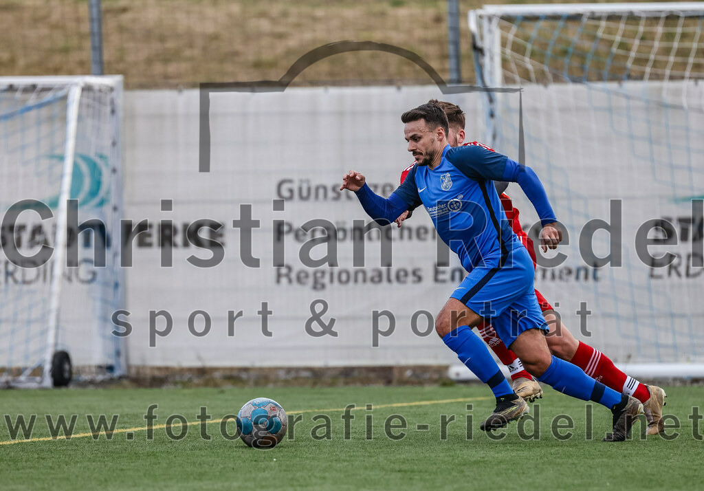2024-02-24_078_FC_Langengeisling_gegen_FC_Walkertshofen | Erding, Deutschland, 24.02.2024:
Fußball, Bezirksliga Oberbayern Ost 2023 / 2024, Testspiel, FC Langengeisling gegen FC Walkertshofen, Endergebnis: 5:3

Maximilian Hintermaier (FC Langengeisling, #13)

Foto: Christian Riedel / fotografie-riedel.net