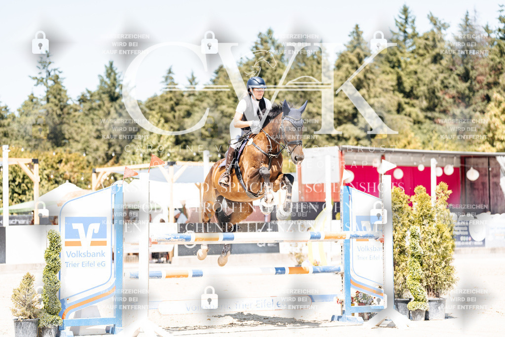 CK900383 | Turnierfotografie Pferdefotografie Trier Rheinland-Pfalz Pferdesport Reitsport Tierfotografie Sportfotografie Pferdevideo Pferdevideografie Equestrianvideography equestrianphotography  - Realisiert mit Pictrs.com