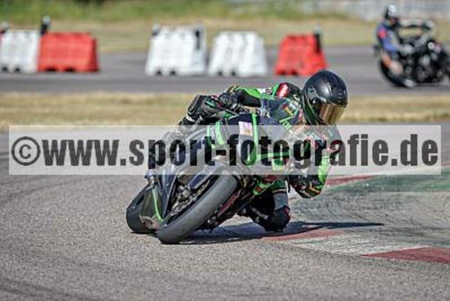 pube0993 | Professionelle Fotos von Sportveranstaltungen, aber auch Hochzeiten und anderen Events. - Realisiert mit Pictrs.com