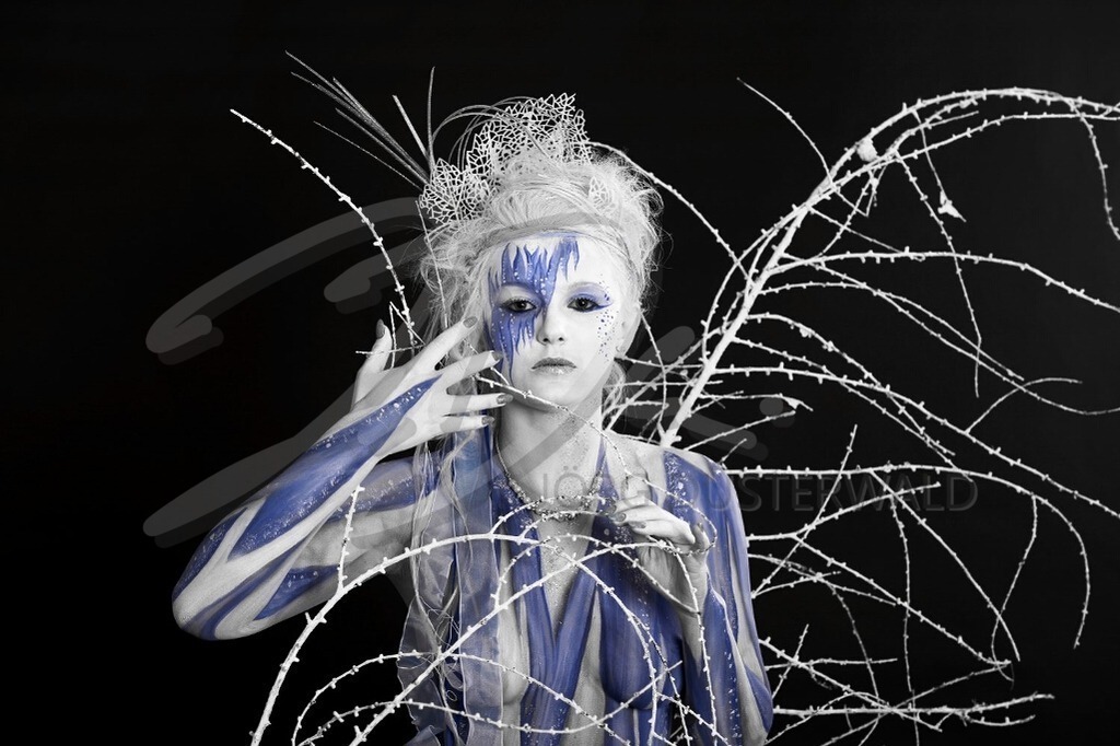 Bodypainting-EISENGEL_7560 | #011 | Modell: Katharina | Foto: Carsten Korwes - Realisiert mit Pictrs.com