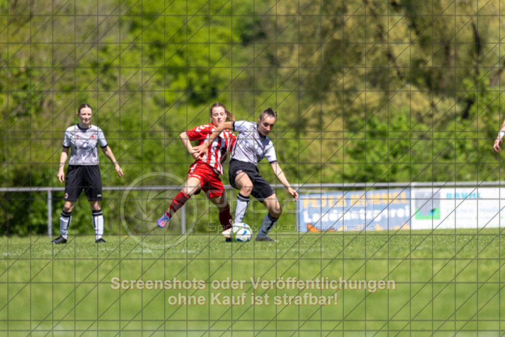 20250501_115407_0551 | #,1.FC Donzdorf II (rot) vs.1.Göppinger SV (weiß), Fussball, Frauen-Bezirkspokal Halbfinale Saison 2024/2025, Rasenplatz Lautertal Stadion, Süßener Straße 16, 73072 Donzdorf, 01.05.2025 - 10:30 Uhr,Foto: PhotoPeet-Sportfotografie/Peter Harich