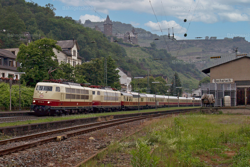 DB103184u235Bacharach3p020607 | Stöbern Sie durch einzigartige Aufnahmen und finden die perfekte Aufnahme für jeden Eisenbahnentheusiast! Stellen Sie sich aus einer Reihe von Möglichkeiten wie der Druck auf Leinwände, Fotoposter, Kalender oder Magnetfotos Ihr Geschenk zusammen
