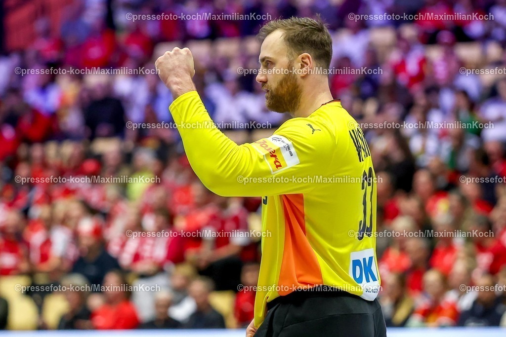 EHF22012601129 | 22.01.2026, Handball, Men's EHF EURO 2026, Deutschland - Portugal, Jyske Bank Boxen in Herning, Dänemark, Main Round:  Andreas Wolff (Germany #33) jubelnd