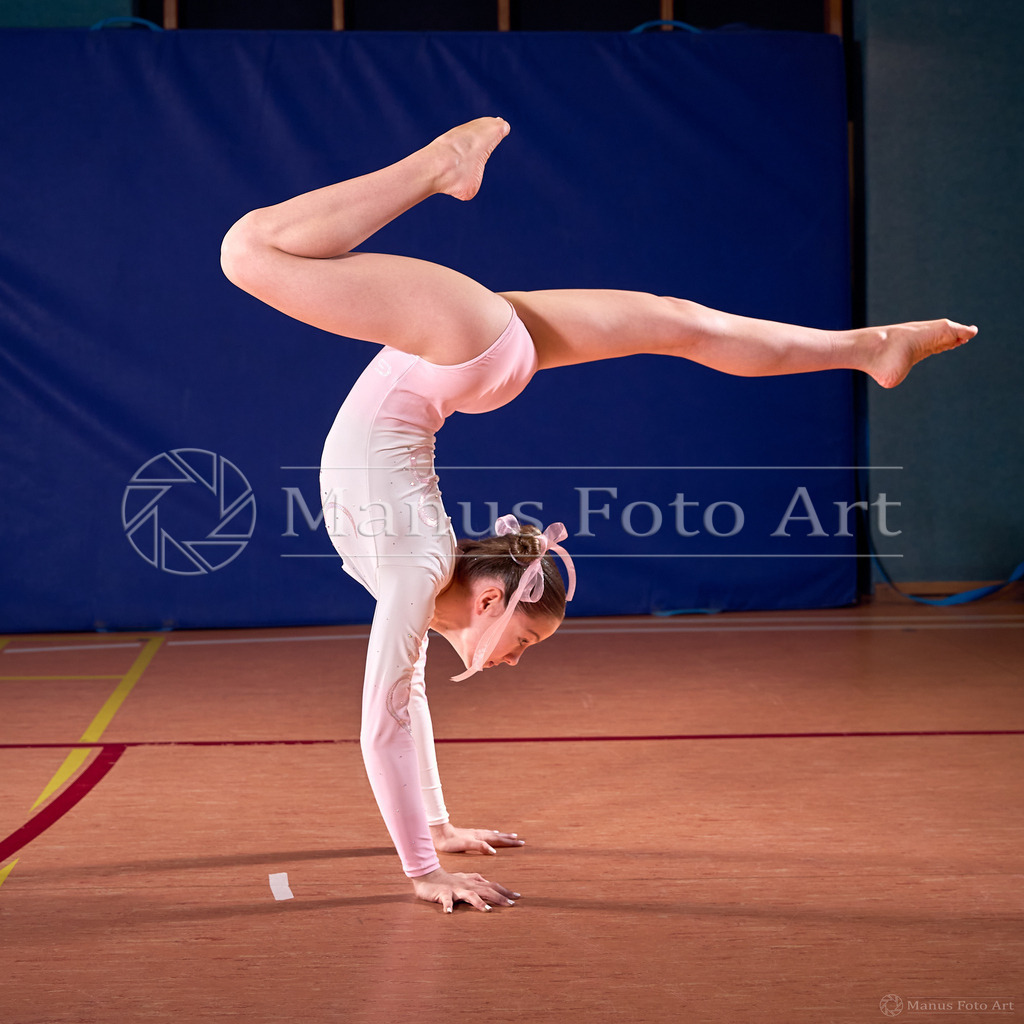 B-DSC00191 | Professionelle Sportfotografie in Hamburg, Schleswig-Holstein und Niedersachsen – spezialisiert auf Rhönrad, Geräteturnen, Leistungsturnen und rhythmische Sportgymnastik. Bundesweite Begleitung von Rhönrad-Events. Jetzt Sport-Fotos - Realisiert mit Pictrs.com
