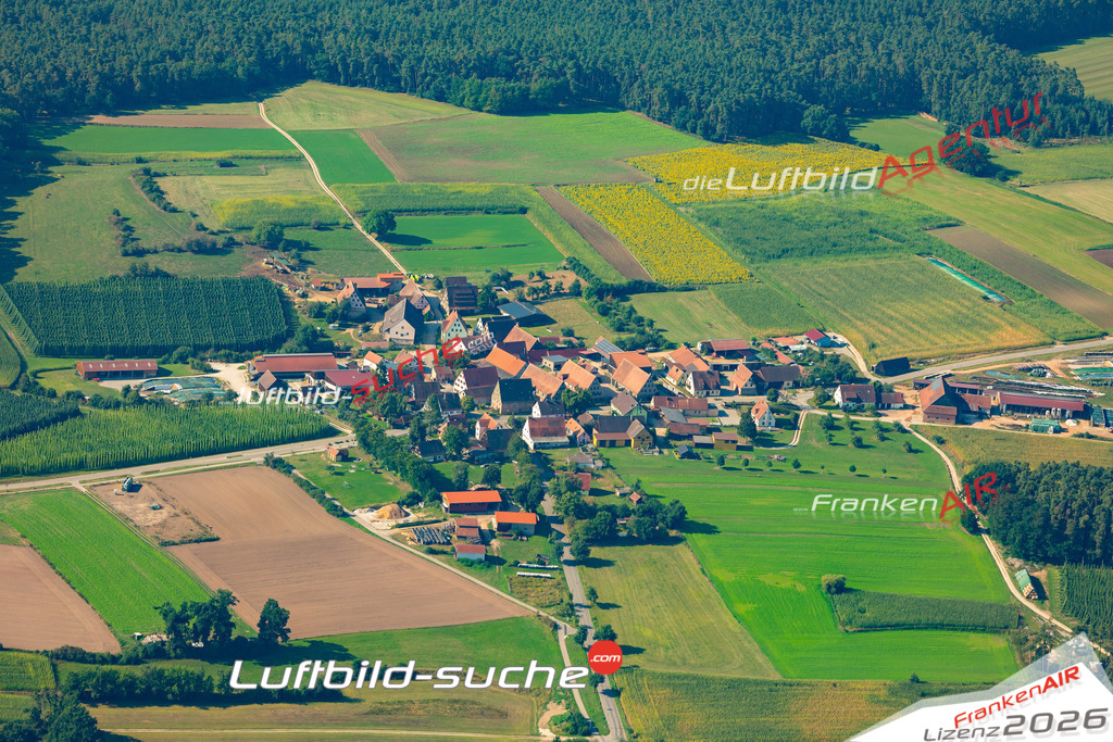 Das Luftbild zeigt : Hauslach Georgensgmünd - Die Luftaufnahme wurde 2024 vom UL-Flugzeug aus erstellt ( keine Drohne ) - Hochauflösende Luftaufnahme - Für grossformatige Ausdrucke geeignet. Die Geschenkidee !Mit Lizenz und Bildrechte bestellbar