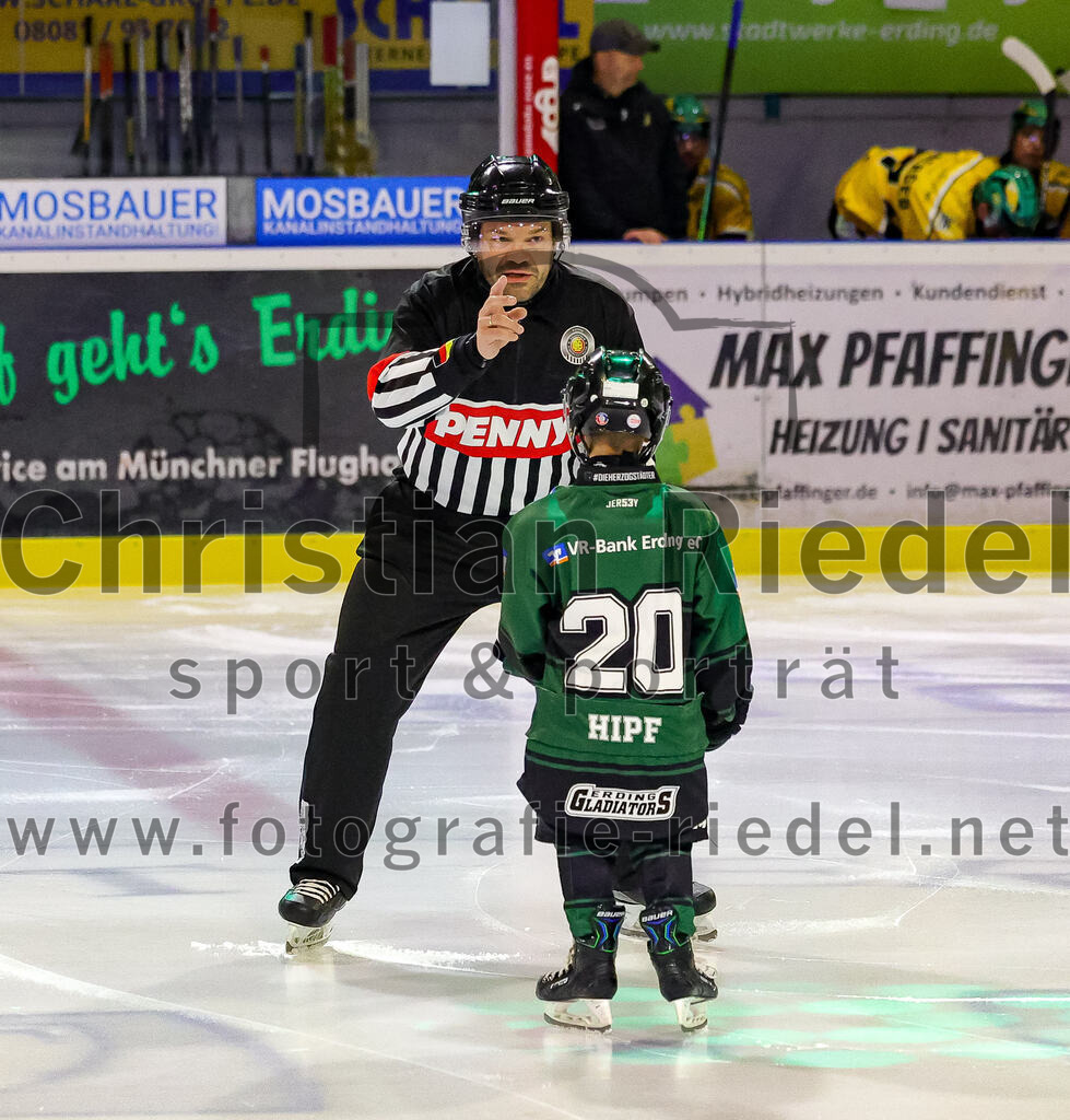 2025-12-19_016_TSV_Erding_gegen_Toelzer_Loewen | Erding, Deutschland, 19.12.2025:Eishockey, Oberliga Süd 2025 / 2026, 27. Spieltag, TSV Erding gegen Tölzer Löwen, Endergebnis: 2:5Foto: Christian Riedel / fotografie-riedel.net