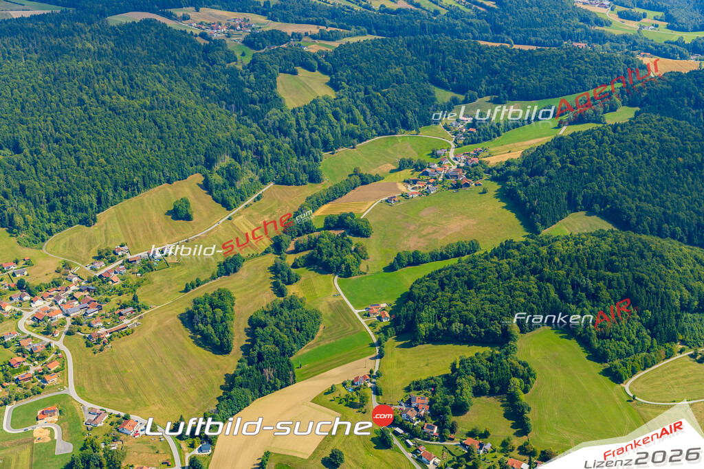 Klassische Luftaufnahme ohne Drohne zeigt:Wolfersreut bei Ringelai - Die Luftbildaufnahme wurde 2025 vom UL-Flugzeug heraus erstellt ( keine Drohne ) - Hochauflösende Luftaufnahme -Nicht vergleichbar mit Google Maps oder Satelittenbilder- Die Geschenkidee !Mit Lizenz und Bildrechte bestellbar