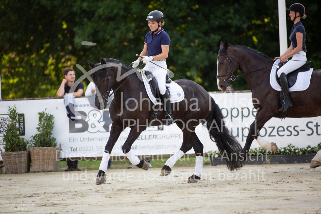 230728_BHO_Showprogramm_FS-716 | Deine schönsten Turniermomente als professionelle Fotos! Entdecke hochwertige Pferdesport-Fotografie im Online-Shop. Jetzt Fotos finden & bestellen!