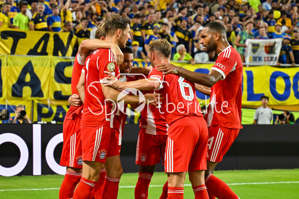 FC Bayern München - Boca Juniors | Jubel der Bayern nach dem Treffer zum 1-0 durch Harry KANE (FC Bayern Muenchen 9) / Tor / Torschuetze / Freude / Happy / FIFA Club World Cup: FC Bayern Muenchen - Boca Juniors, Hard Rock Stadium am 20.06.2025 / NOT FOR SALE IN USA