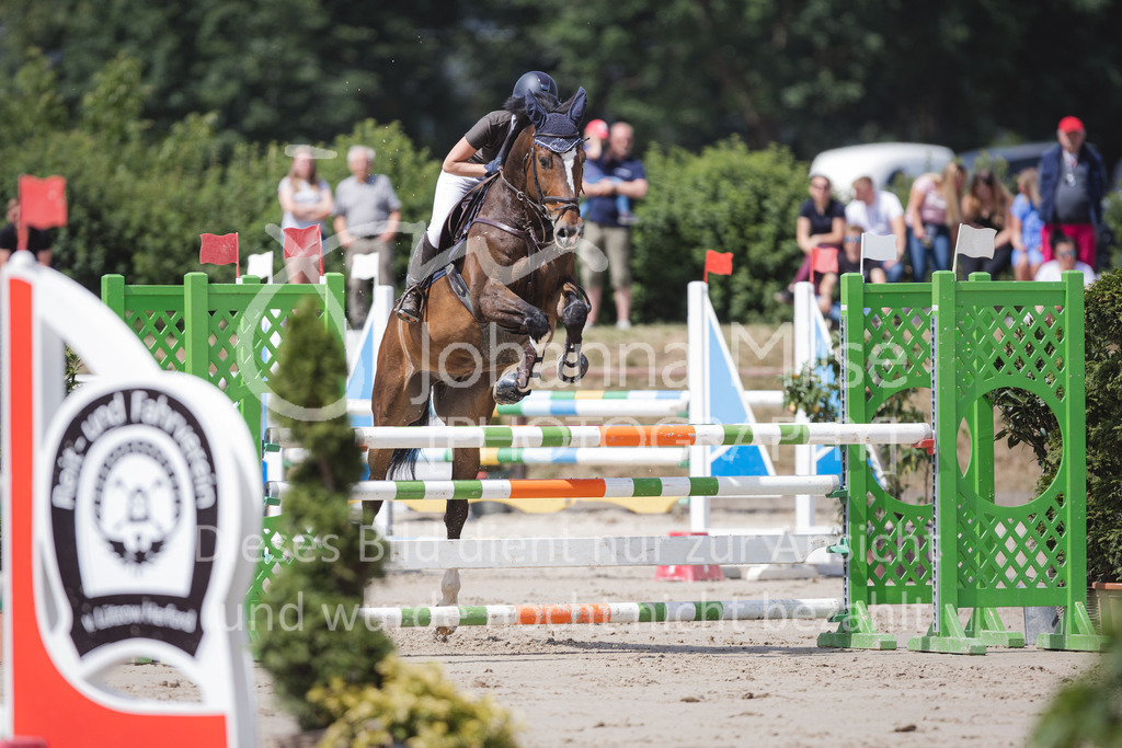 220612_LüPfSpTa_Punkte-L-543 | Lützower Pferdesporttage
Punktespringprüfung Kl.L mit Joker geschlossen
12.06.2022