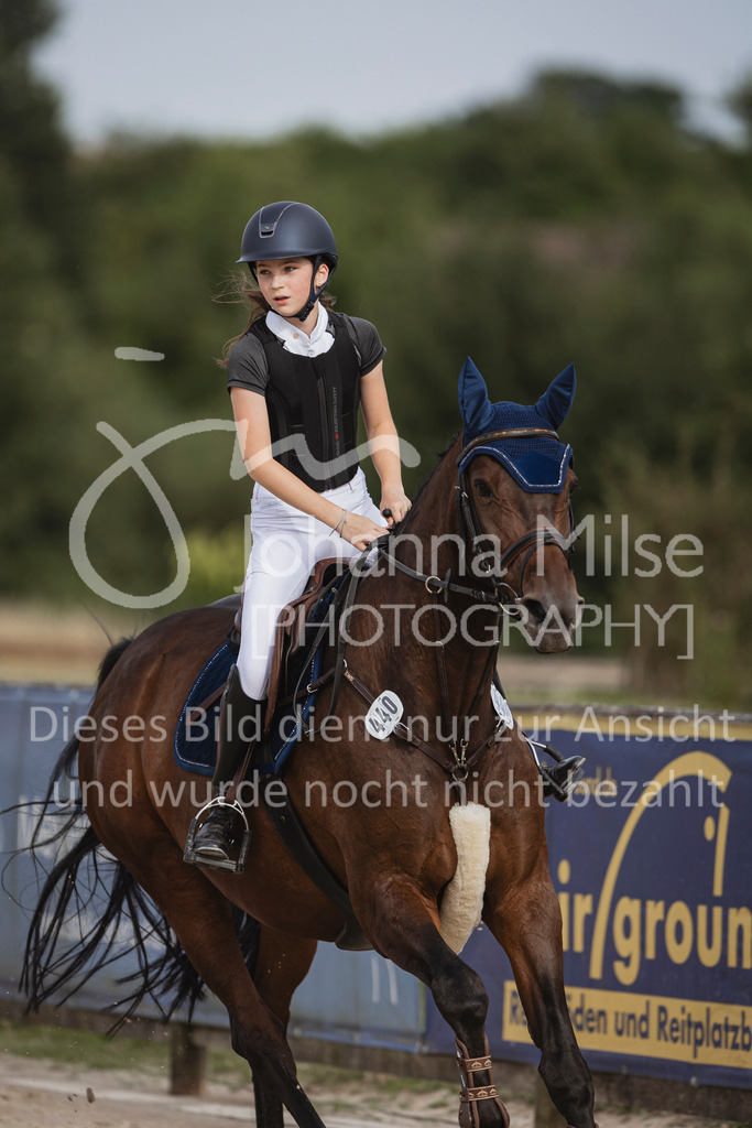 240629_LüPfSpTa_Stil-E-444 | Deine schönsten Turniermomente als professionelle Fotos! Entdecke hochwertige Pferdesport-Fotografie im Online-Shop. Jetzt Fotos finden & bestellen!