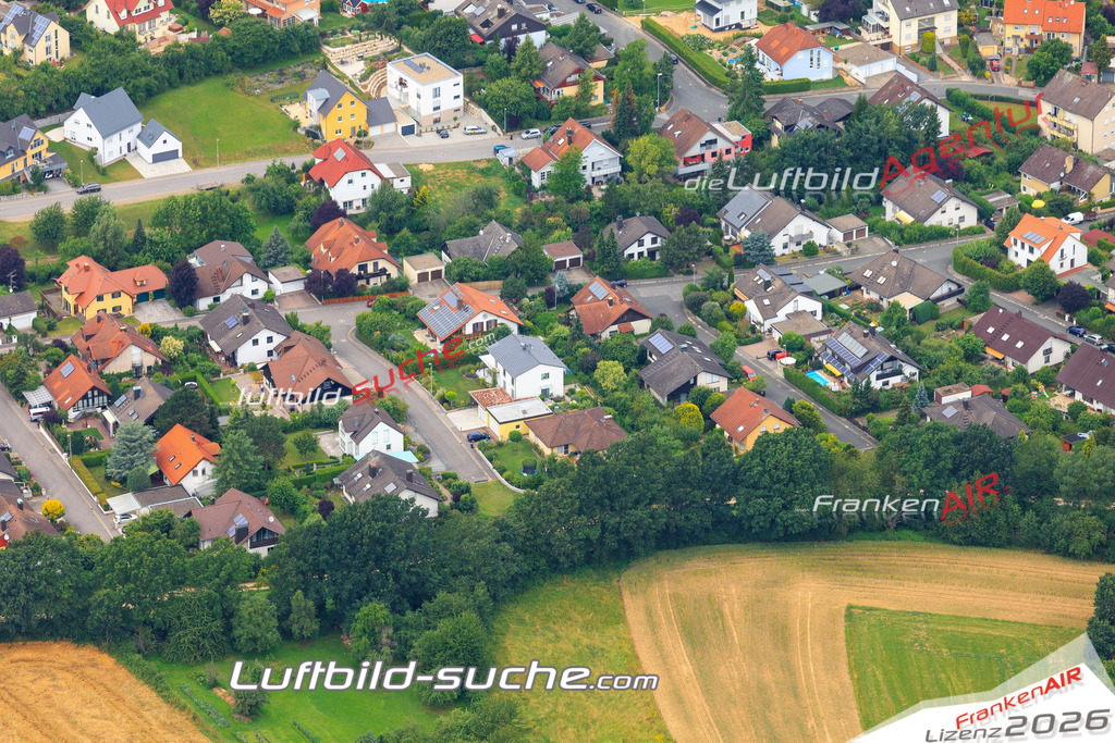 Die Luftaufnahme der Stadt Bischberg wurde vom UL-Flugzeug heraus erstellt ( keine Drohne )- hohe Auflösung für beste Qualität