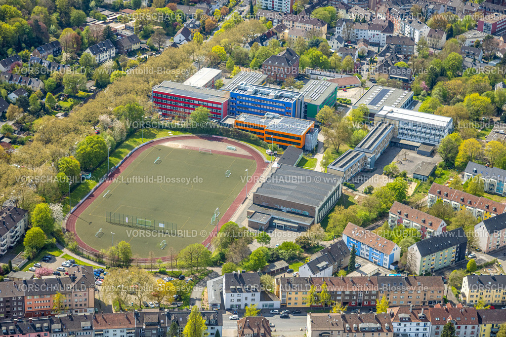 Witten260401898 | Luftbild, Husemann Sportplatz und Sporthalle DJK TuS Ruhrtal Witten 1919 e.V., farbige Berufskolleg Schule Husemannstraße, rechts Otto-Schott-Realschule, Witten, Ruhrgebiet, Nordrhein-Westfalen, Deutschland