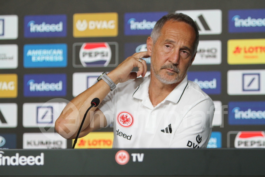 Adi_Hütter_Eintracht Frankfurt_Trainer | Adi_Hütter_Eintracht Frankfurt_Trainer - Realisiert mit Pictrs.com