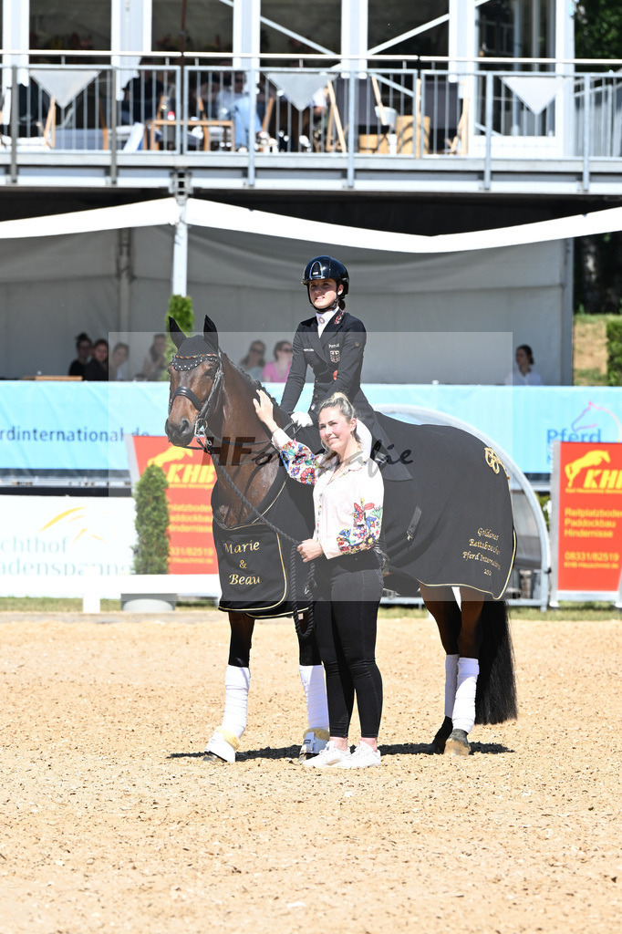 Goldenes Reitabzeichen_Marie Sohler_11253381 | hf-fotografie - Realizzato con Pictrs.com