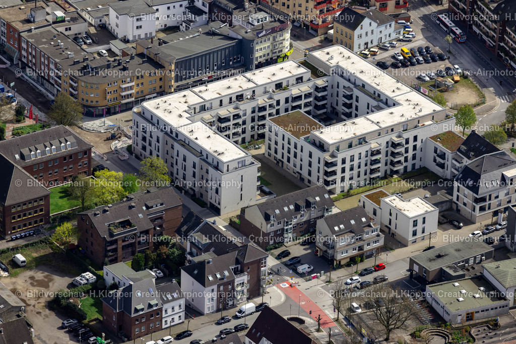 Luftbilder Moers-1054 | Luftbildfotografie Gebäude eines Mehrfamilienwohnhaus an der Bankstraße, Otto-Hue-Straße in Moers im Bundesland Nordrhein-Westfalen, Deutschland - Realisiert mit Pictrs.com