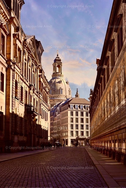 Fürstenzug | Fotografie Photography Dresden Photoshooting  Fotoshooting Fotografin Dresdencity Bilder  Foto Dresdenvideos Kalender Postkarten Bilderdownload Portrait Hochzeitsfotografie Familienfotos Bewerbungsbilder Studiofotografie Fotograf Dresdenbilder Business - Realisiert mit Pictrs.com