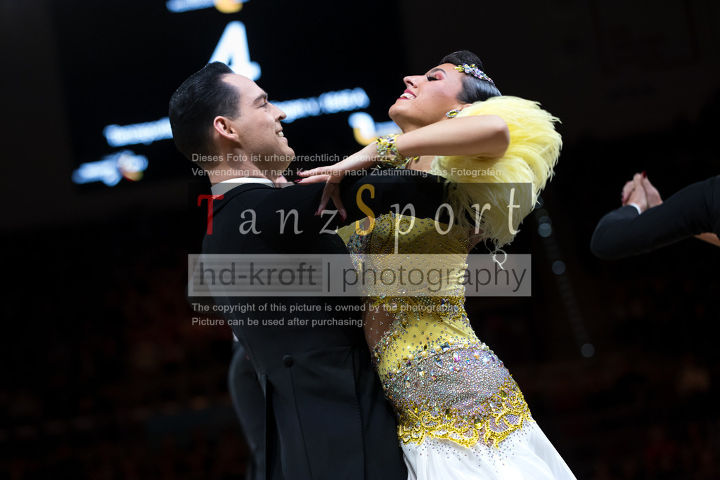 20241109_DM-Formationen_6949 | Tanzsportbilder, Standardtanz, Lateintanz, WDSF, DTV, LTVB, dancecomp, goc, hessen tanzt, blaues band der spree, walzer, tango, wiener walzer, slowfox, quickstepp, samba, rumba, cha-cha-cha, paso doble. jive, hd-kroft photography, turniertanzsport