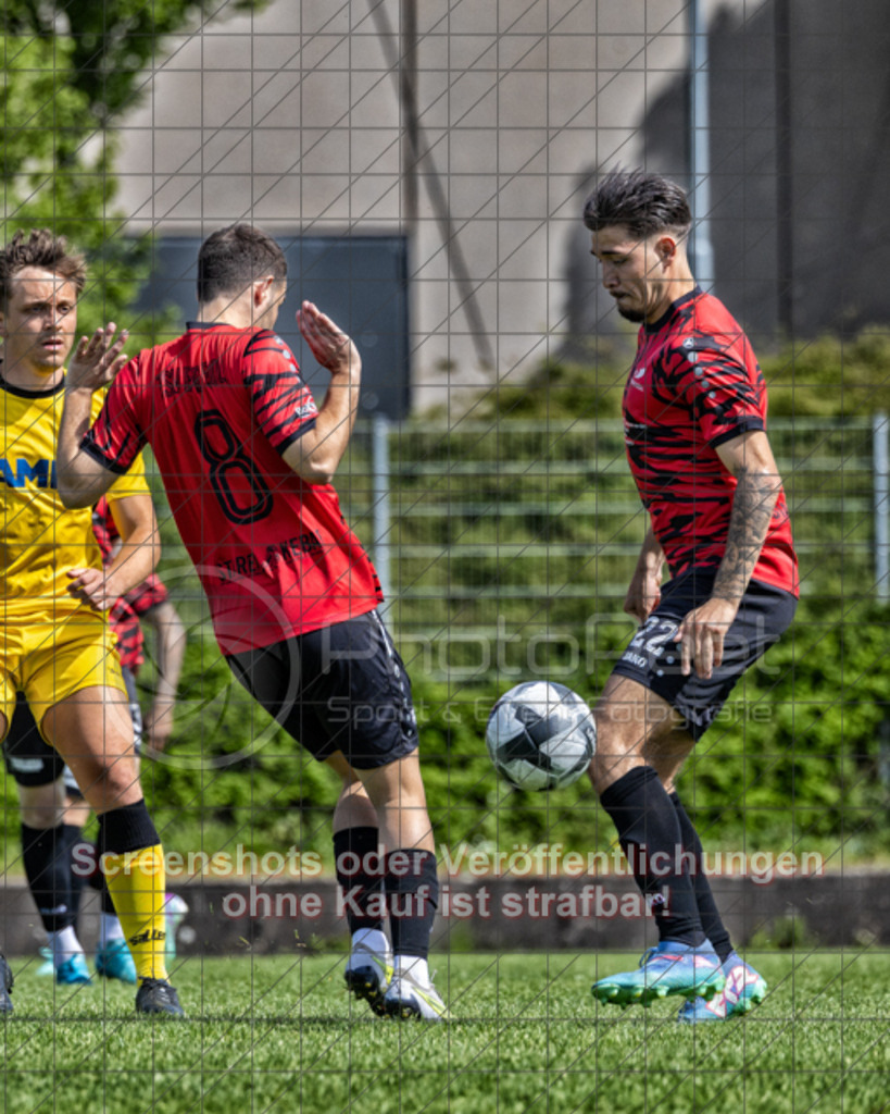 20250427_150549_0134-Bearbeitet | #,TSV Bad Boll (rot) vs. SV Waldhausen (gelb), Fussball, Landesliga 2 - wfv, 24. Spieltag, Saison 2024/2025, Rasenplatz, Erlengarten 37, 73087 Bad Boll, 27.04.2025 - 15:00 Uhr,Foto: PhotoPeet-Sportfotografie/Peter Harich