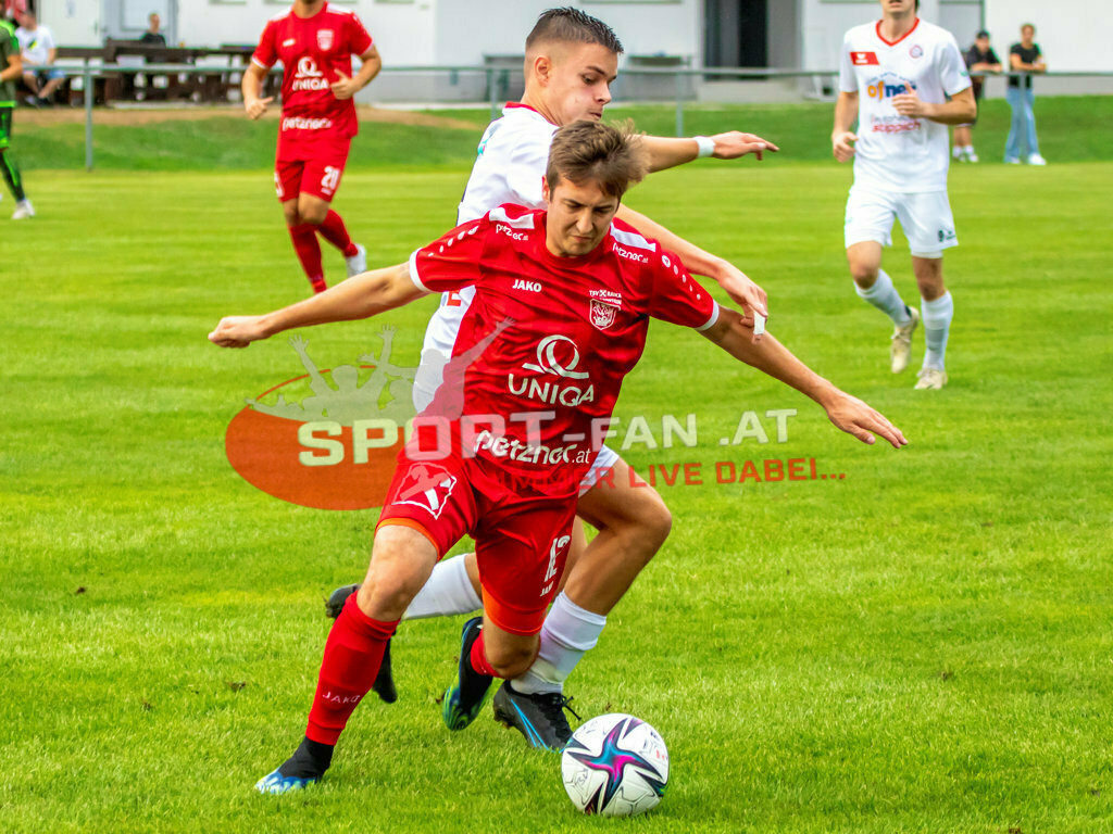 TSV Grafenstein - SK Maria Saal | Michael Eisterlehner (TSV Grafenstein #12) Marcel Lukic (SK Maria Saal #6) TSV Grafenstein - SK Maria Saal am 02.08.2022 in Grafenstein
(Sportplatz), AUSTRIA, (Photo by Ernst Krawagner sport-fan.at),  - Realisiert mit Pictrs.com