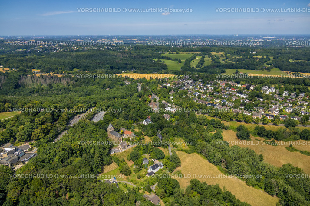 Dortmund220705620 | Luftbild, Blick zum Hengsteysee, evang. Kirche St. Peter zu Syburg, im Hintergrund der Golfplatz Syburg, Syburg, Dortmund, Ruhrgebiet, Nordrhein-Westfalen, Deutschland