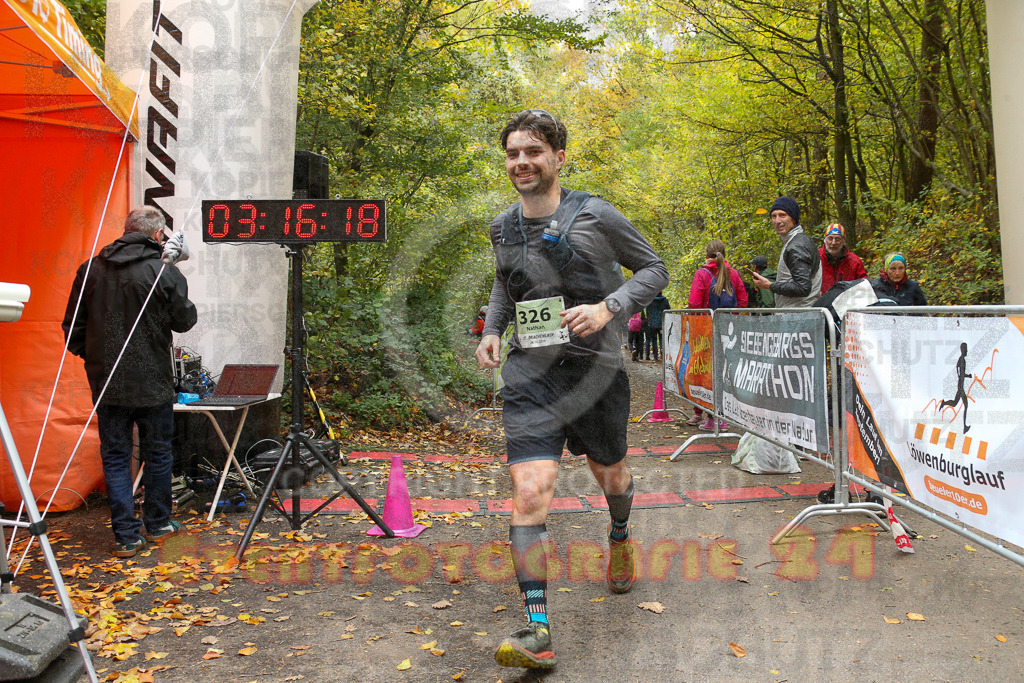 251026_1317_EX1_3134 | Sportfotografie im Rhein-Sieg Kreis, Köln, Bonn, NRW, Rheinland Pfalz, Hessen, etc. Unser Tätigkeitsfeld umfasst den Laufsport vom Volkslauf über den Marathon, Duathlon, Triathon bis zum Ultralauf wie Kölnpfad Ultra oder Schindertrail.