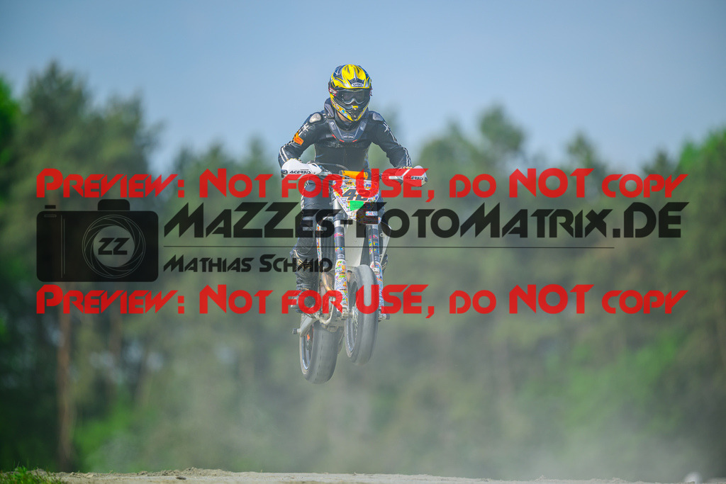 MaZZes_Fotomatrix_20250502_6007705_0727 | UE40