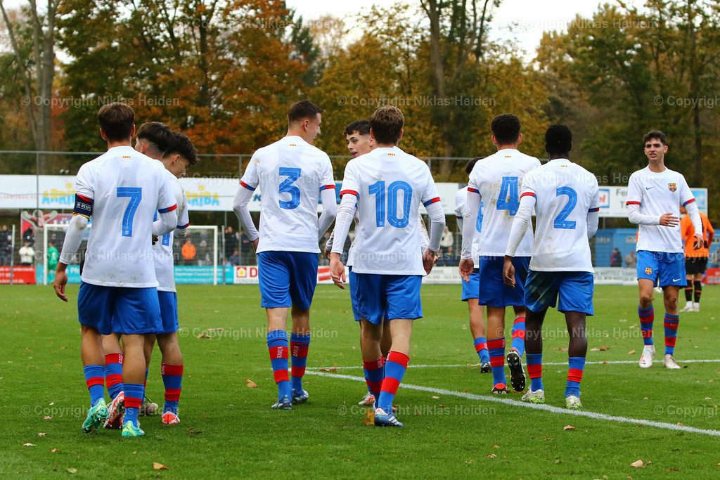 NH_FCShakhtarDonetsk_FCBarcelona_YouthLeague_07112023 | Jubel bei der FC Barcelona U19 über das 2:0 von #11 Dani Rodriguez.

UEFA Youth League I 4. Spieltag I 07.11.2023