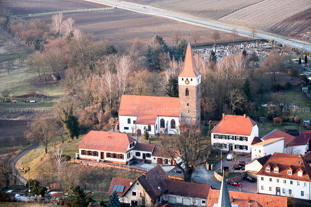 Luftbild: Minfelder evang. Kirche in Minfeld im Bundesland Rheinland-Pfalz in Deutschland. Foto: IMG_17147.jpg vom 19.02.2009 durch Werner Riehm/FLY-FOTO.de