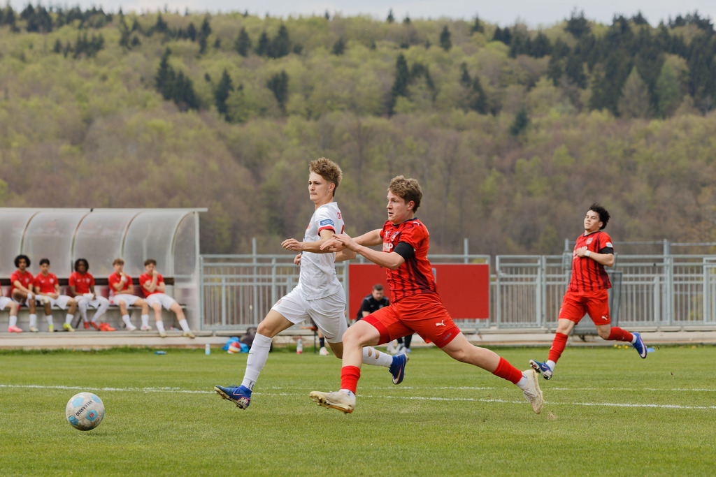 FCHOFK_260418_6-13 | 1.FC Heidenheim 1846 vs. Offenbacher Kickers, Fußball, U17, B-Junioren, NWL, U17-DFB-Nachwusliga, 2025/2026, 10. Spieltag, 18.04.2026 in Heidenheim, Walter-Birkhold-Jugendstadion (Foto: Michael Bulling) - Realisiert mit Pictrs.com
