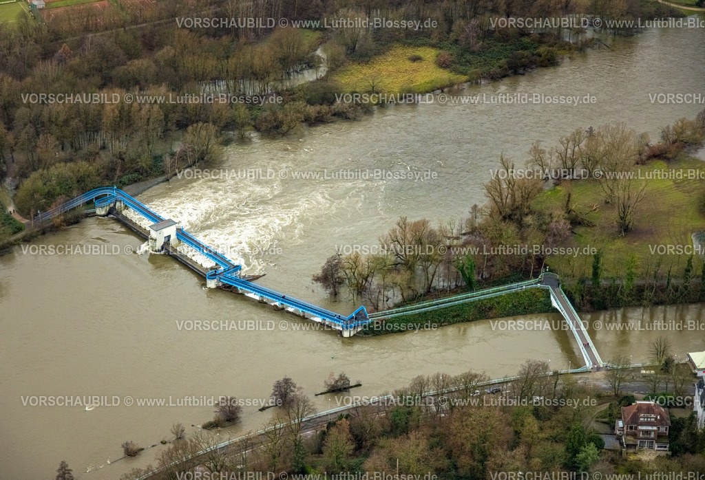 Muelheim231203048Ruhr | Luftbild, Ruhrhochwasser, Weihnachtshochwasser 2023, Fluss Ruhr tritt nach starken Regenfällen über die Ufer, Überschwemmungsgebiet Wehr Mülheim an der Ruhr, Holthausen - West, Mülheim an der Ruhr, Ruhrgebiet, Nordrhein-Westfalen, Deutschland