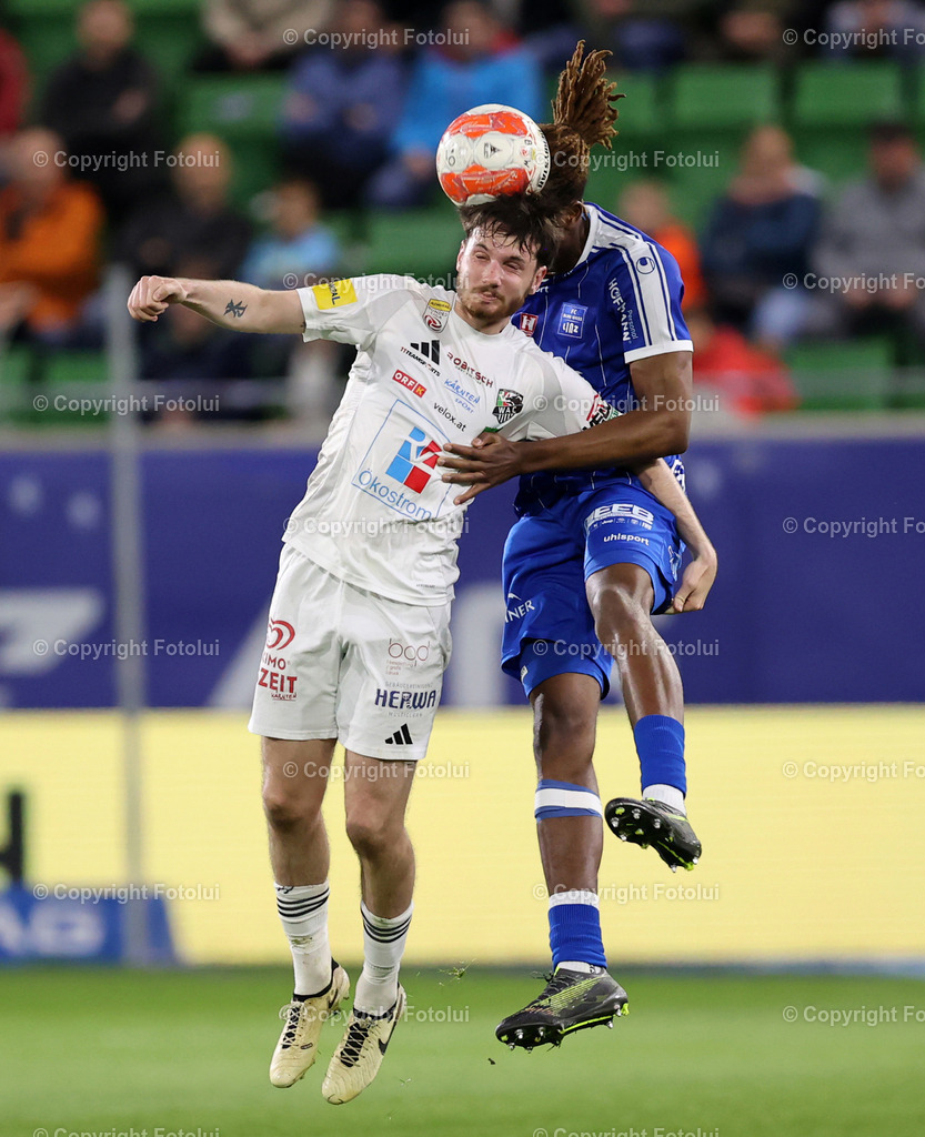 A_LUI_120425_16 | SPORT,FUSSBALL ADMIRAL BUNDESLIGA BLAU WEISSLINZ -RZ PELLETS WAC IM BILD: ELIAS BAKATUKANDA  (BLAU WEISS) UND  TOBIAS SABITZER  (WAC) FOTO:  FOTOLUI/MW