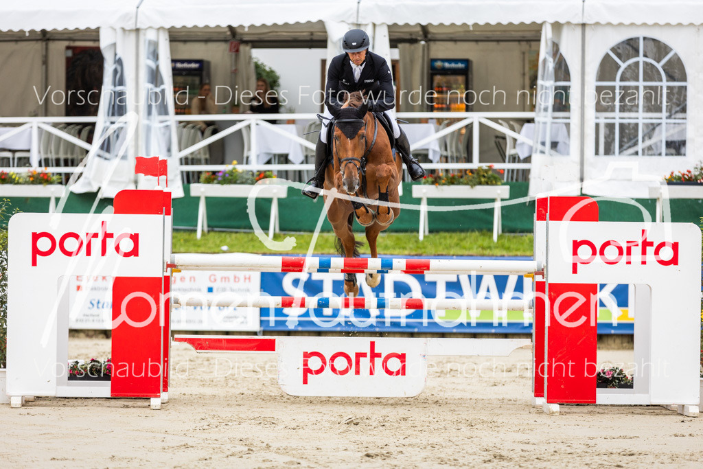 BHO-2PhSpr-M-5-2039 | MomenTaufnahmen Pferdesportfotos