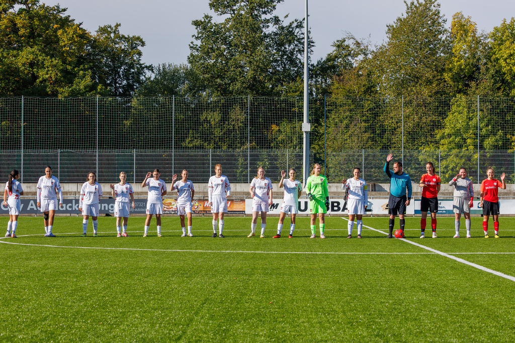 FCHHÜT_251003_2597 | 1.FC Heidenheim 1846 II vs. TSV Hüttlingen, Fußball, Frauen, Bezirkspokal, 2025/2026, 1.Runde, 03.10.2025 in Mergelstetten, Sportplatz 2(Foto: Michael Bulling) - Realisiert mit Pictrs.com