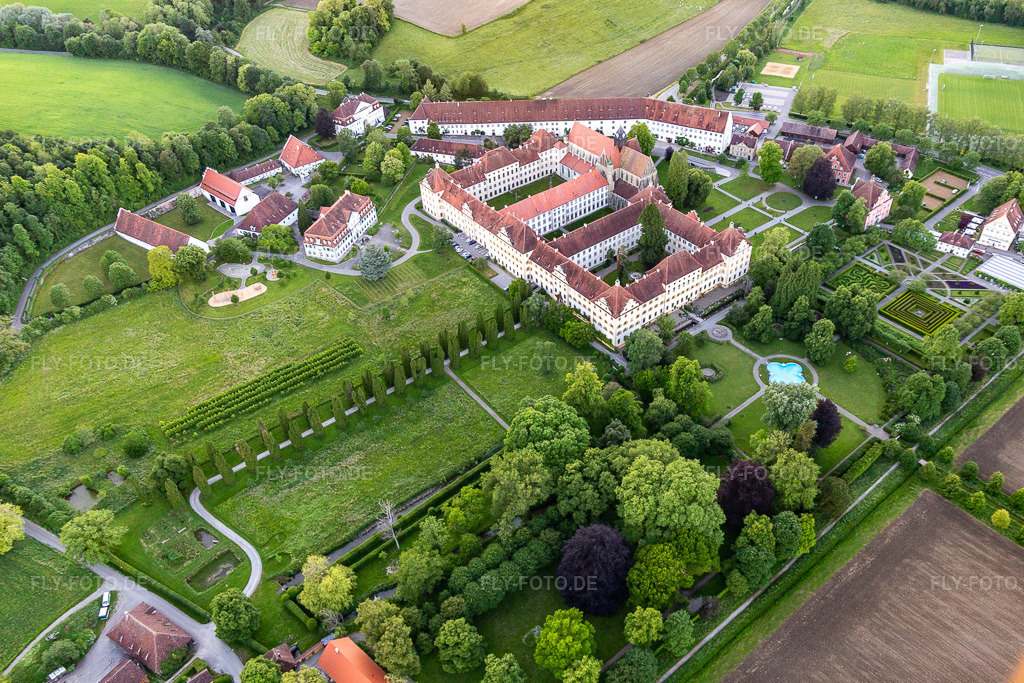 Luftbild: Schule Schloss Salem im Ortsteil Stefansfeld in Salem im Bundesland Baden-Württemberg in Deutschland. Foto: IMG_132164.jpg vom 26.05.2022 durch Werner Riehm/FLY-FOTO.deSchule Schloss Salem | Plus est en vous!