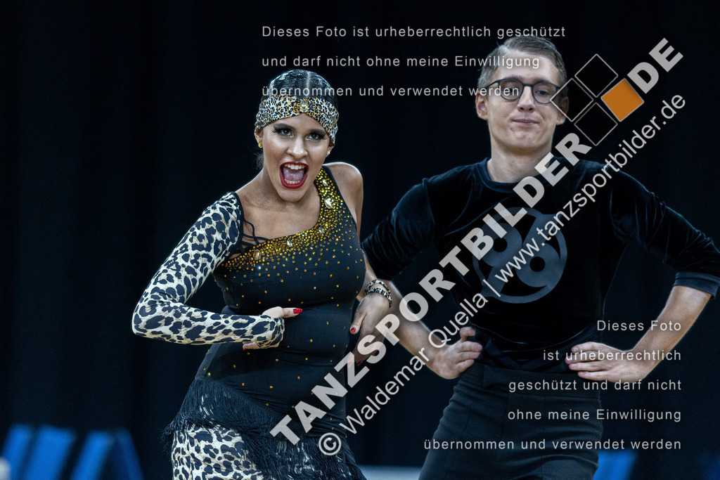 20240310-01774 | Hier finden Sie Tanz Bilder vom Latein und Standard Formationen tanzen. Sportbilder vom Tanzsport. Schöne Fotos und von Weltmeisterschaft, Europameisterschaft, Bundesliga, Regionalliga, Oberliga und Landesliga sowie von GOC Stuttgart, DanceComp, WM Bremen