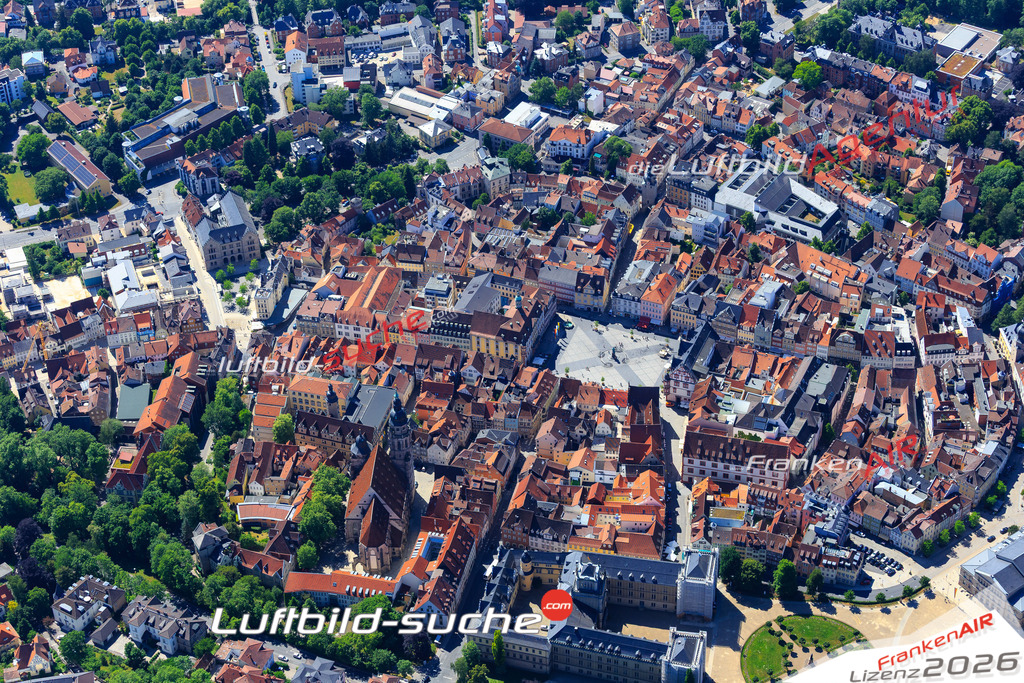 Die Luftaufnahme der Stadt Coburg wurde vom UL-Flugzeug heraus erstellt ( keine Drohne )- hohe Auflösung für beste Qualität