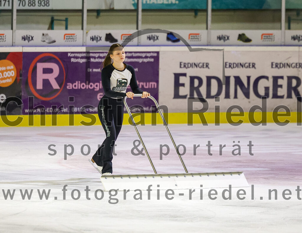 2025-11-30_065_TSV_Erding_gegen_EC_Peiting | Erding, Deutschland, 30.11.2025:Eishockey, Oberliga Süd 2025 / 2026, 22. Spieltag, TSV Erding gegen EC Peiting, Endergebnis: 5:1Foto: Christian Riedel / fotografie-riedel.net