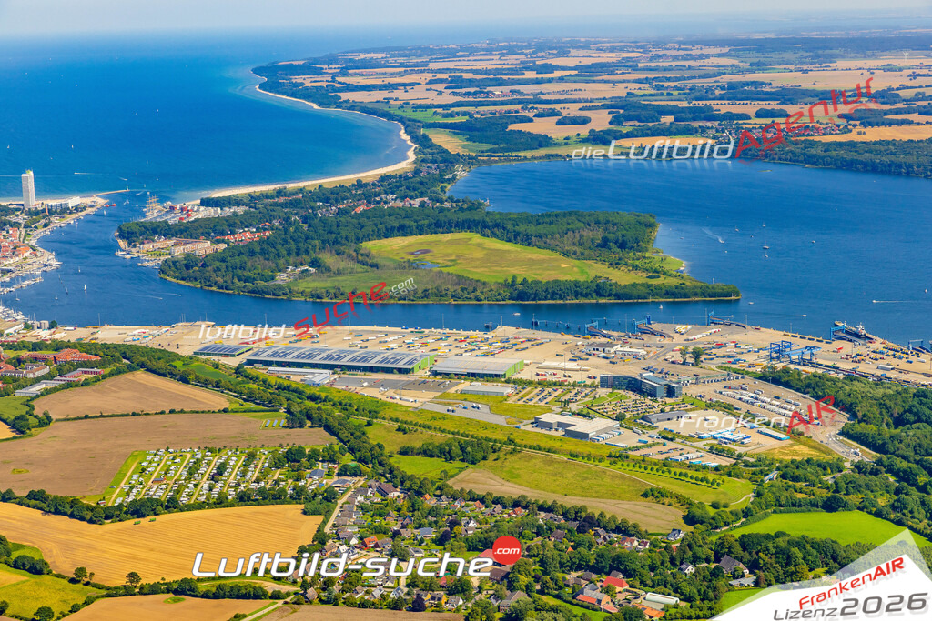 Ivendorf Südlicher Priwall Lübeck Bild- Das Luftbild wurde 2025 vom UL-Flugzeug heraus erstellt ( keine Drohne bzw. Drohnenaufnahme ) - Hochauflösende Luftaufnahme -Nicht vergleichbar mit Google Maps oder Satelittenbilder- Die Geschenkidee !Mit Lizenz und Bildrechte bestellbar - CC