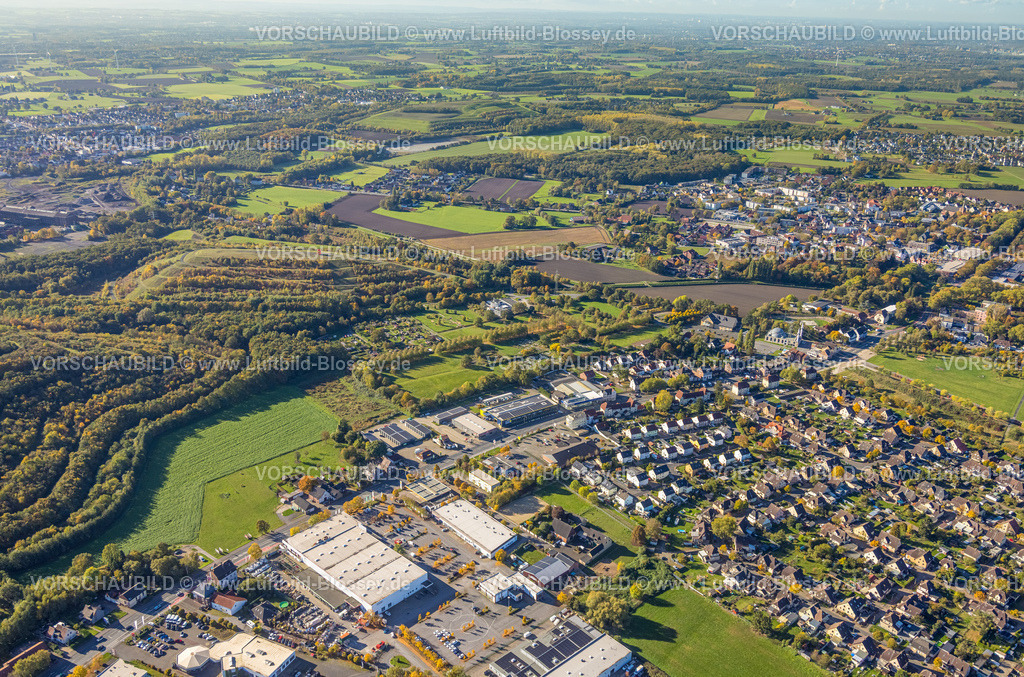 Hamm251001767 | Luftbild, Parkfriedhof Herringen und Krematorium Hamm GmbH, Halde Humbert und herbstliche Bäume, Teilansicht Wohnsiedlung Isenbecker Hof, Bergarbeitersiedlung Neue Kolonie, Stadtbezirk Herringen, Hamm, Ruhrgebiet, Nordrhein-Westfalen, Deutschland