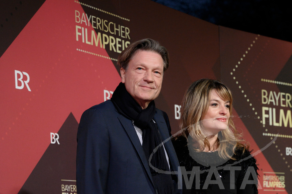 _DWI4627 | Roland Suso Richter und Ina Paule Klink (Deutsche Schauspielerin und Sängerin) bei der Verleihung des 47. Bayerischen Filmpreises 2026  im Prinzregententheater. München, Deutschland. Der Bayerische Filmpreis wird seit 1979 von der Bayerischen Staatsregierung verliehen, um die Bedeutung des Kinofilms als Kulturgut herauszustellen - Realisiert mit Pictrs.com