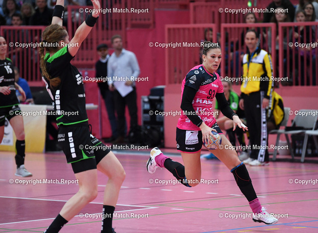 Handball 1. Bundesliga Frauen 18/19: TuS Metzingen - TV Nellingen | Handball 1. Bundesliga Frauen 2018/2019 TuS Metzingen in der Paul Horn Arena TuebingenTUSSIES Metzingen - TV Nellingen        26.12.2018Julia Behnke (re, TUSSIES Metzingen)FOTO: ULMER PressebildagenturxxNOxMODELxRELEASExx