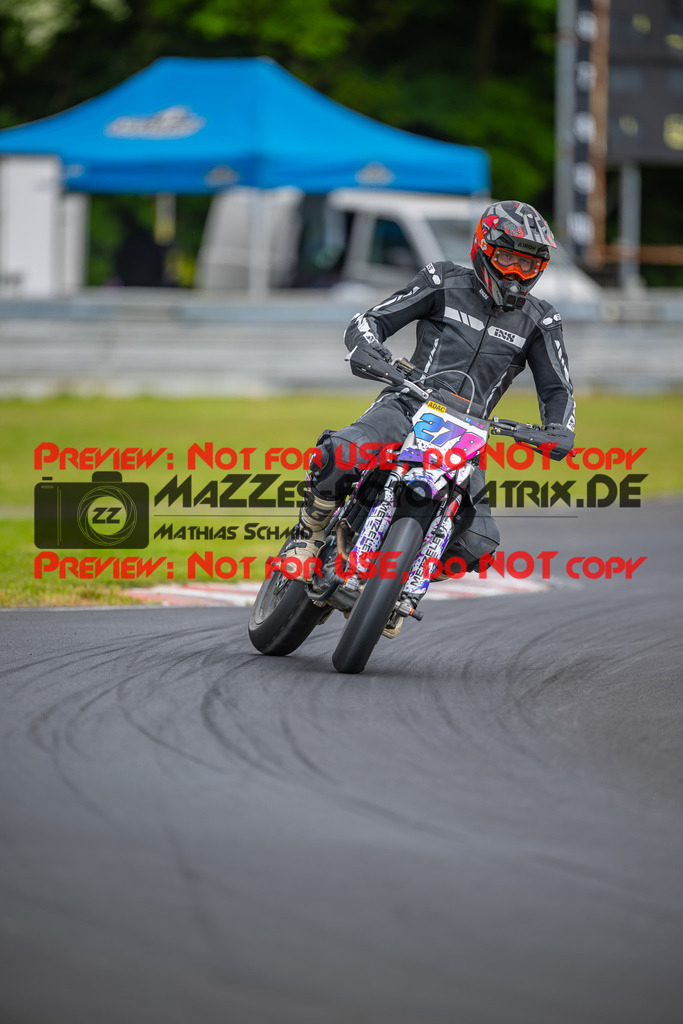 MaZZes-Fotomatrix-20260508-51624 | G1