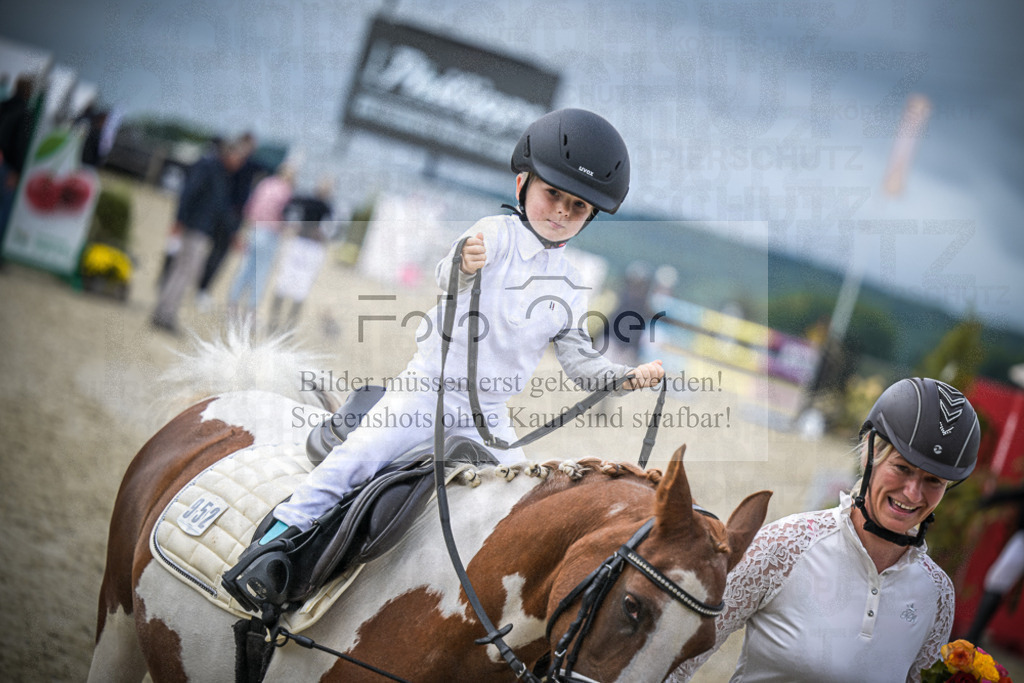 DOS_0521 | Entdecke hochwertige Reitturnierfotos von Foto Oger. Professionell, emotional und authentisch – jetzt Lieblingsmomente im Shop bestellen.Deutschlandweite Turnierfotografie. - Realisiert mit Pictrs.com