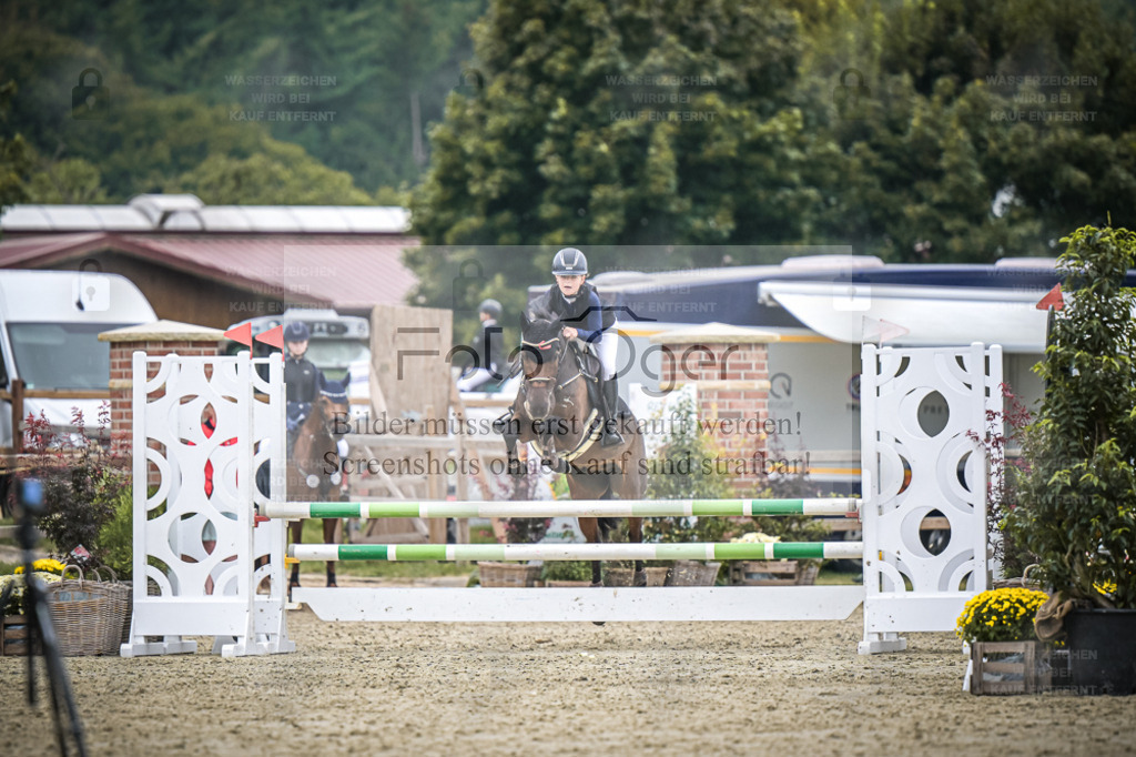DOS_1857 | Entdecke hochwertige Reitturnierfotos von Foto Oger. Professionell, emotional und authentisch – jetzt Lieblingsmomente im Shop bestellen. - Realisiert mit Pictrs.com