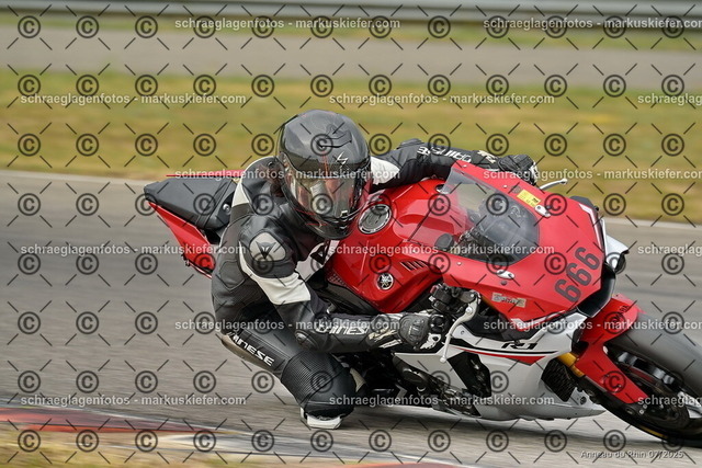 25bt05-0372 | markuskiefer.com - Realisiert mit Pictrs.com