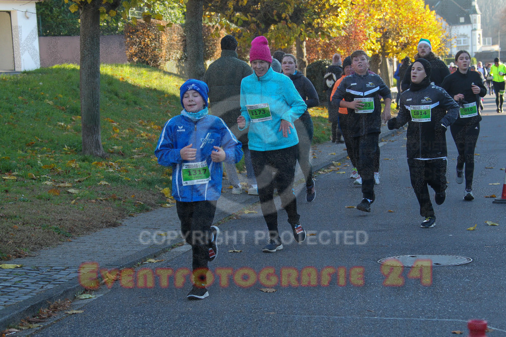 241201_1057_EV4_0621 | Sportfotografie im Rhein-Sieg Kreis, Köln, Bonn, NRW, Rheinland Pfalz, Hessen, etc. Unser Tätigkeitsfeld umfasst den Laufsport vom Volkslauf über den Marathon, Duathlon, Triathon bis zum Ultralauf wie Kölnpfad Ultra oder Schindertrail.